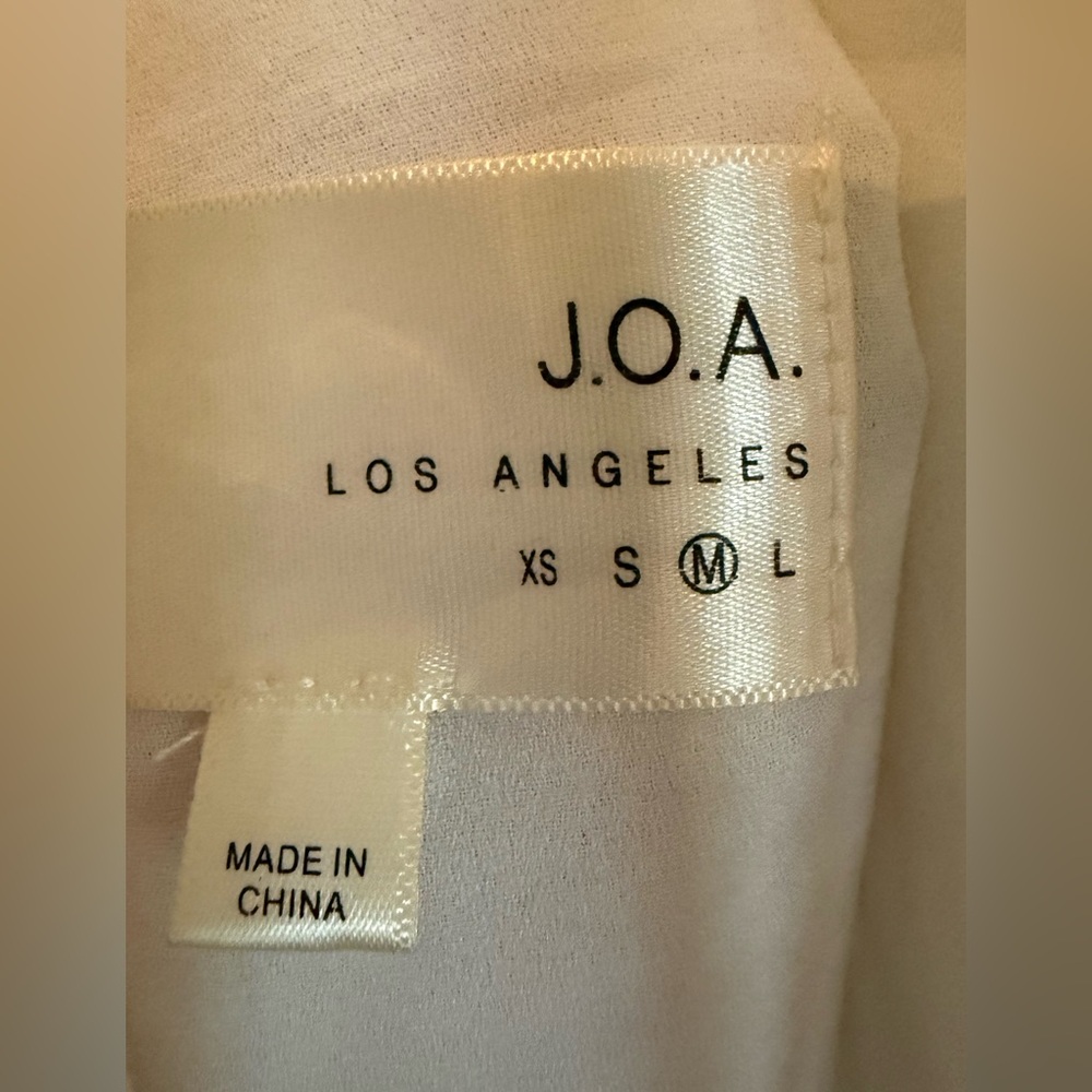 J.O.A. Sheer Woven White Short Romper Medium - Picture 4 of 5